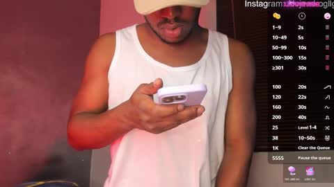 Snapshot of adamart7 chatting on 12/19/25, 10:39 adamart7 online show from 12/19/25, 10:39