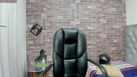 Snapshot of adamcoox chatting on 12/10/24, 08:08 Adam online show from 12/10/24, 08:08