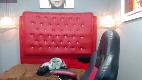 Snapshot of adamcoox chatting on 01/07/25, 04:39 Adam online show from 01/07/25, 04:39