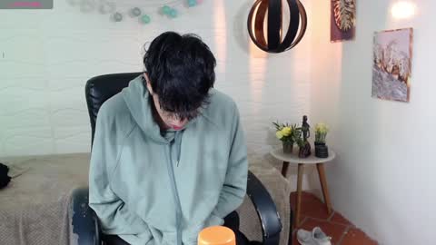 Snapshot of adamcoox chatting on 01/18/25, 09:34 Adam online show from 01/18/25, 09:34