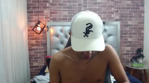 Snapshot of adamcoox chatting on 03/07/25, 09:40 Adam online show from 03/07/25, 09:40