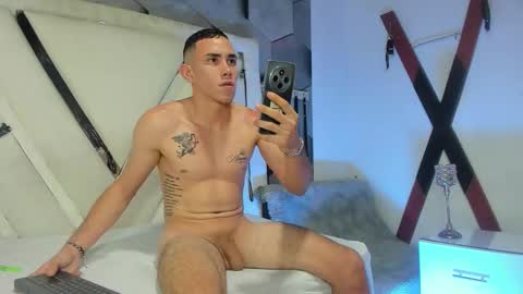 adammendoza34 online show from 11/09/25, 03:38