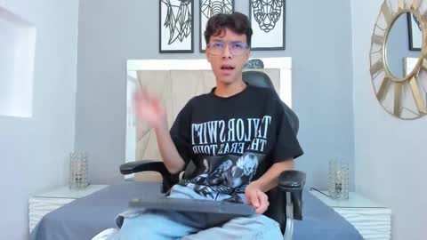 Adams Bobby online show from 11/21/25, 11:31