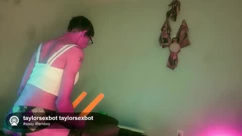 TaylorSexbot online show from 05/15/26, 07:32