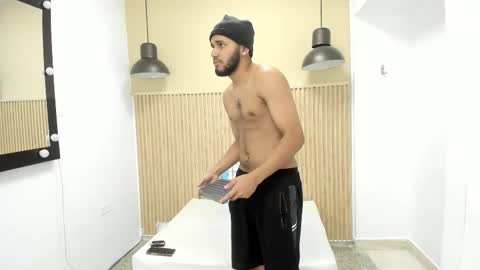 Adams online show from 10/01/25, 07:42