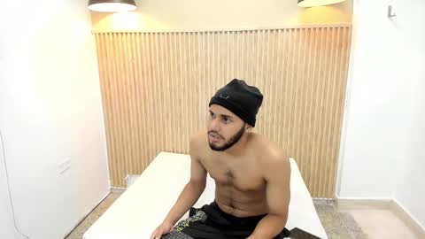 Adams online show from 10/04/25, 07:34