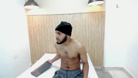 Adams online show from 10/08/25, 08:17