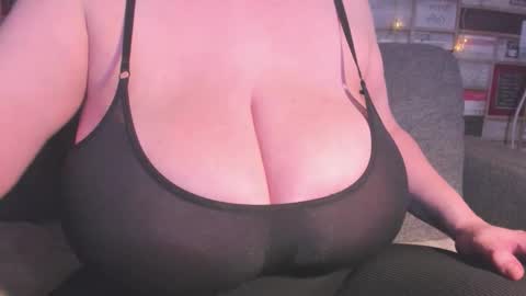 Victoria online show from 04/25/26, 07:33