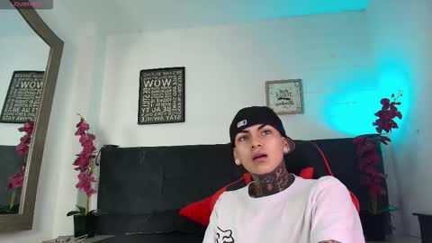 Snapshot of adamswalkerr_ chatting on 02/24/26, 12:03 AdamsWalkerr online show from 02/24/26, 12:03