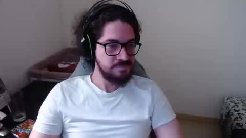 Snapshot of adamussutekh chatting on 09/27/25, 05:18 Adam online show from 09/27/25, 05:18