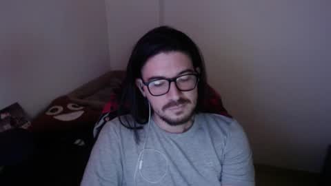 Snapshot of adamussutekh chatting on 10/19/25, 05:35 Adam online show from 10/19/25, 05:35