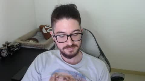 Snapshot of adamussutekh chatting on 11/17/25, 02:45 Adam online show from 11/17/25, 02:45