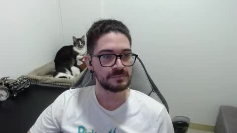 Snapshot of adamussutekh chatting on 11/24/25, 10:37 Adam online show from 11/24/25, 10:37