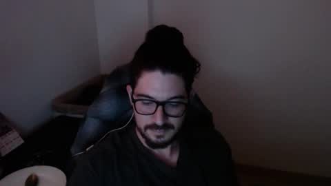 Snapshot of adamussutekh chatting on 12/15/25, 05:50 Adam online show from 12/15/25, 05:50