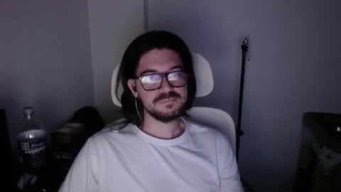 Snapshot of adamussutekh chatting on 07/17/26, 11:28 Adam online show from 07/17/26, 11:28