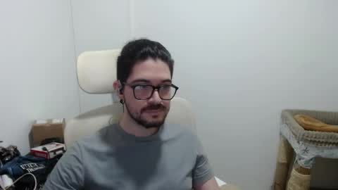 Snapshot of adamussutekh chatting on 08/08/26, 02:03 Adam online show from 08/08/26, 02:03