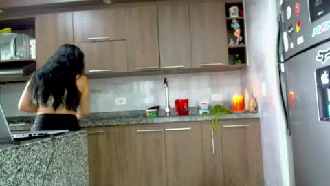 Snapshot of adan_eva960 chatting on 02/15/25, 09:15 eva online show from 02/15/25, 09:15