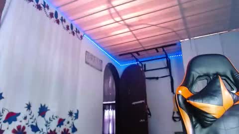 Snapshot of adan_hudson chatting on 02/08/26, 03:26 Anderson online show from 02/08/26, 03:26