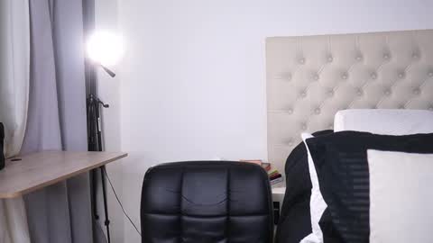 Snapshot of adan_johns chatting on 02/11/25, 05:16 Adan Johns online show from 02/11/25, 05:16