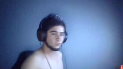 adanflores28 online show from 11/23/25, 05:18