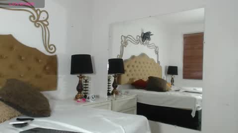 Snapshot of adara_ferrara chatting on 10/26/25, 09:31 Adara Ferrara online show from 10/26/25, 09:31