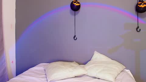  Adara Johnson  online show from 10/12/25, 11:42