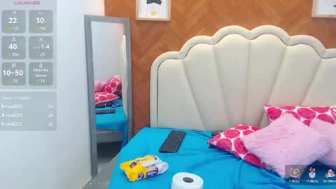 Snapshot of adarose_ chatting on 11/23/25, 10:48 adarose_ online show from 11/23/25, 10:48