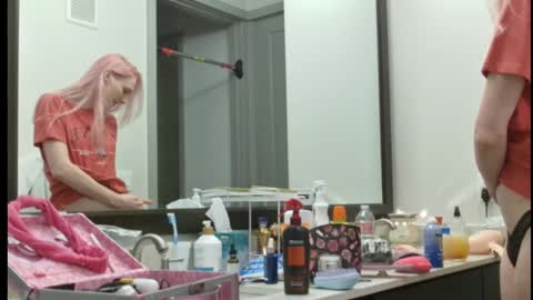 Snapshot of addibabeee chatting on 12/22/24, 10:04 Addibabeee online show from 12/22/24, 10:04