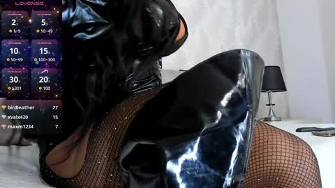 NIcolle online show from 01/19/25, 11:53