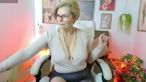 adeellee online show from 11/30/25, 01:26