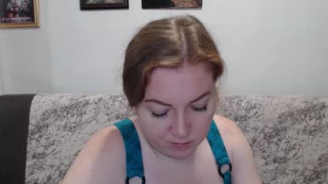 Snapshot of adel_redhead_ chatting on 01/15/26, 04:22 Adel online show from 01/15/26, 04:22