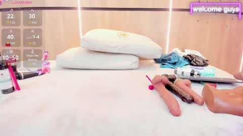 Snapshot of adela_chase chatting on 10/31/25, 04:02 adela chase online show from 10/31/25, 04:02