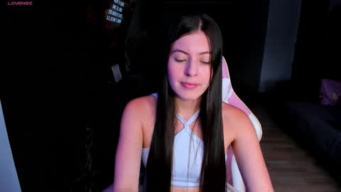 Snapshot of adela_parker chatting on 03/24/26, 08:58 Adela Parker online show from 03/24/26, 08:58