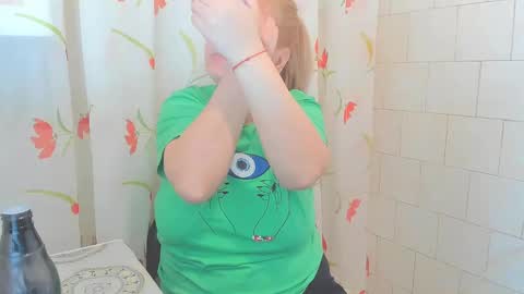 Snapshot of adelamilfsexy chatting on 03/09/25, 10:52 izabellamilf online show from 03/09/25, 10:52