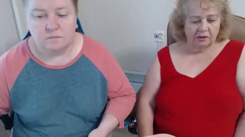 AdelAndSofia online show from 12/02/25, 09:03