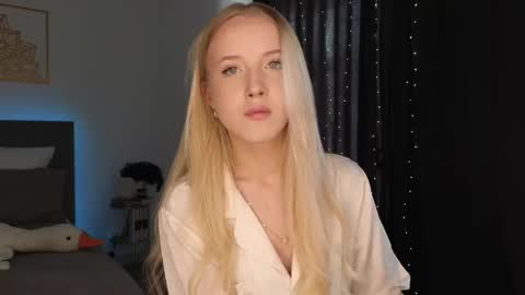 Snapshot of adele_armas chatting on 04/12/26, 03:06 Adele online show from 04/12/26, 03:06
