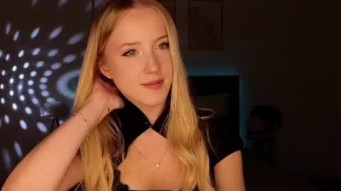 Snapshot of adele_armas chatting on 06/11/26, 08:51 Adele online show from 06/11/26, 08:51