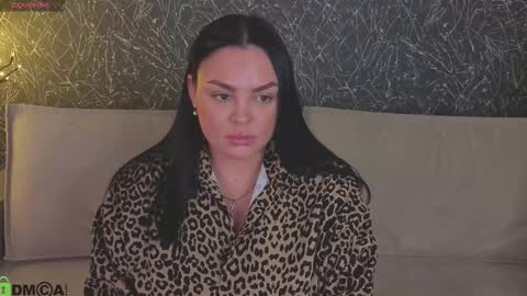 Snapshot of adele_crown chatting on 02/05/26, 04:39 Adele online show from 02/05/26, 04:39