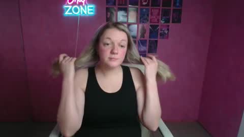 Adele online show from 11/26/25, 07:15