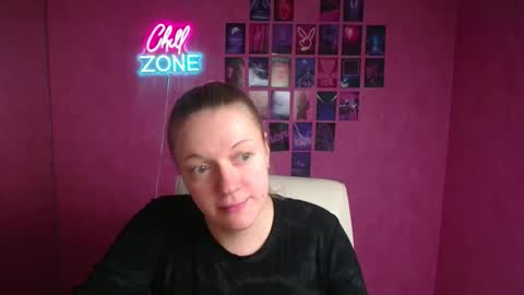 Adele online show from 12/05/25, 06:48