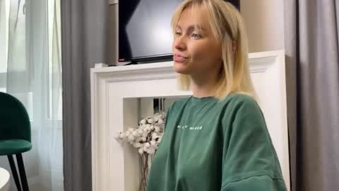 Adele Nick online show from 09/10/25, 08:36