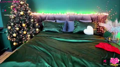 Snapshot of adele_sugar chatting on 12/24/24, 05:38 Your Adele online show from 12/24/24, 05:38