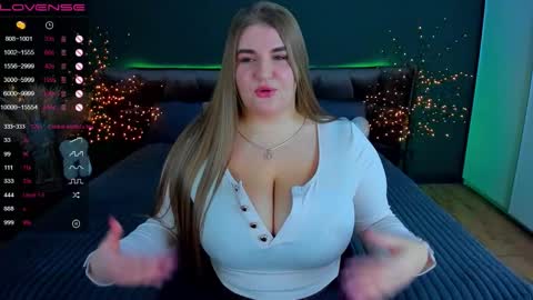 Snapshot of adele_sugar chatting on 11/11/25, 01:38 Your Adele online show from 11/11/25, 01:38