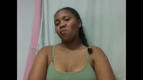 Snapshot of adelealy chatting on 11/01/25, 07:05 adelealy online show from 11/01/25, 07:05