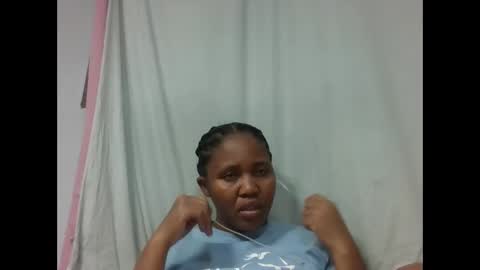 Snapshot of adelealy chatting on 11/06/25, 07:15 adelealy online show from 11/06/25, 07:15