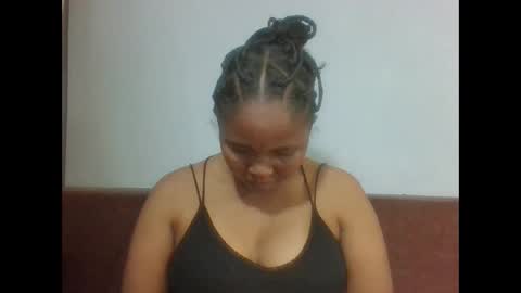 Snapshot of adelealy chatting on 11/07/25, 10:04 adelealy online show from 11/07/25, 10:04