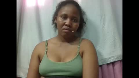 Snapshot of adelealy chatting on 11/18/25, 04:17 adelealy online show from 11/18/25, 04:17