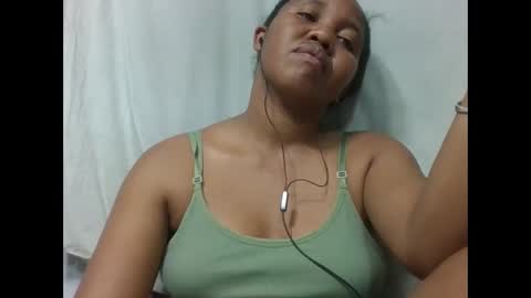 Snapshot of adelealy chatting on 12/01/25, 07:57 adelealy online show from 12/01/25, 07:57