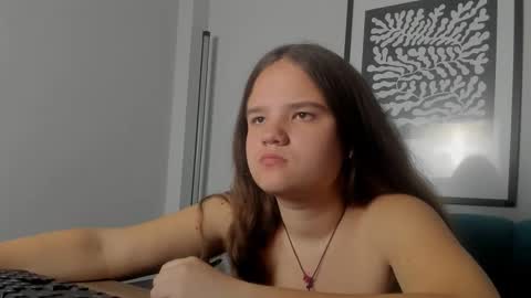 Snapshot of adelecruzz chatting on 04/22/26, 12:07 adelecruzz online show from 04/22/26, 12:07
