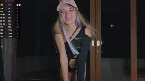 Adele online show from 03/03/25, 11:22